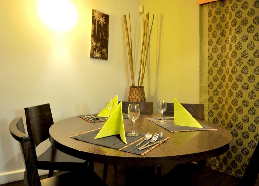 Kyriad Annecy Cran-Gévrier Restoran fotoğraf